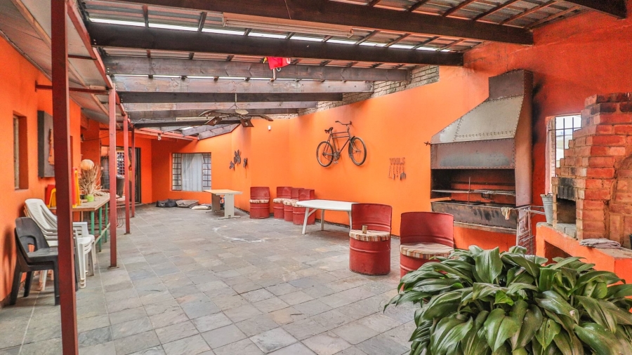4 Bedroom Property for Sale in Olifantsnek North West